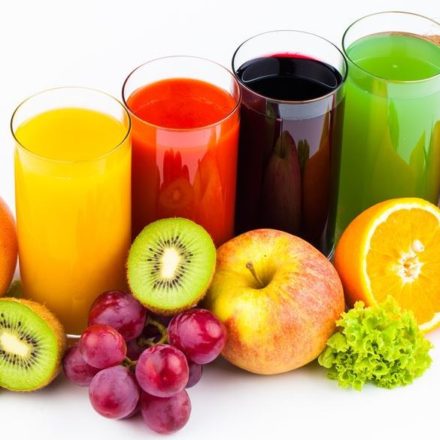 The benefits of natural juices and smoothies for weight loss